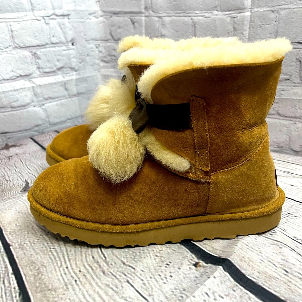 UGG-Gita -women’s 10- like new